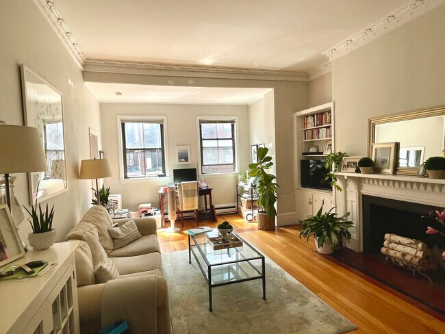 Photo - 314 Marlborough St Apartments Unit 3