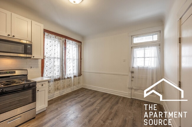 Photo - 2132 W Iowa St Unit 1R