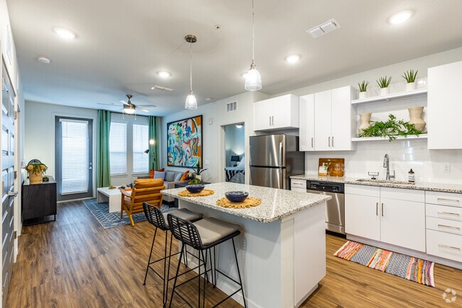 2 BR, 2 BA - 1,029 SF
