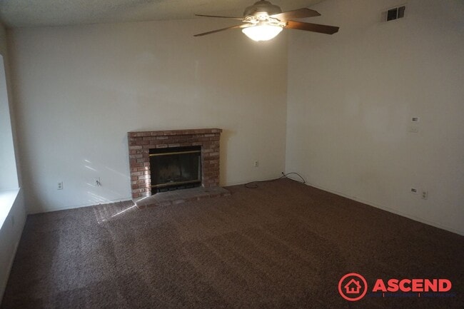 Photo - Charming 3 Bed, 2 Bath Home in SE Bakersfield