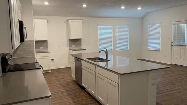 213 Chickasaw Ln