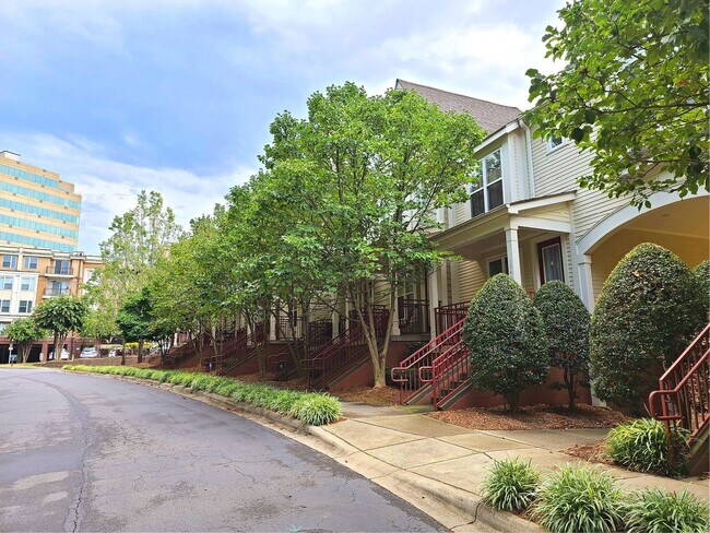 Photo - Hot 2 bed 2.5 bath townhome  in Uptown Charlotte!