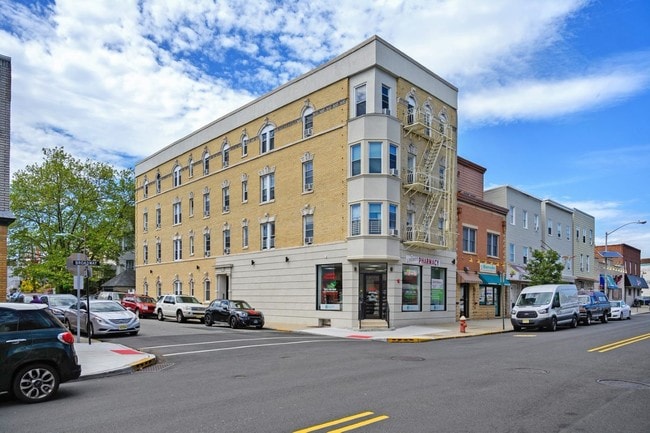 Building Photo - 265 Broadway Rental