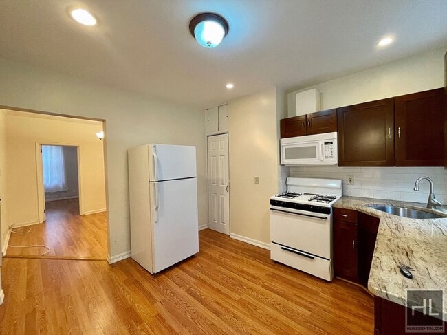 Photo - Large 1 bedroom located in Maspeth Unit 1