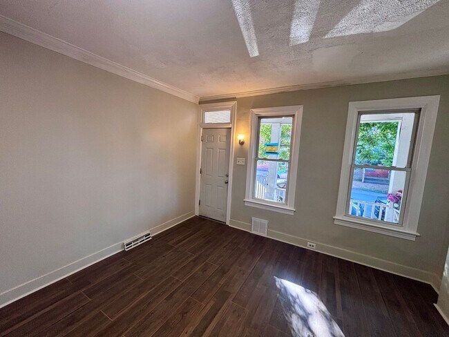 Photo - 4 bedroom home on Division st