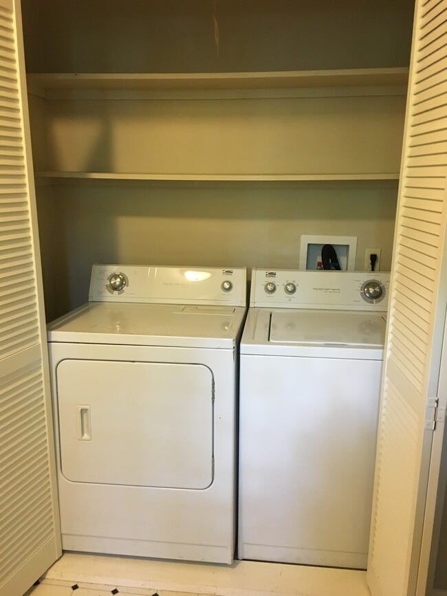 Photo - 3 bed room / 1 bath brick ranch in Pleasan...
