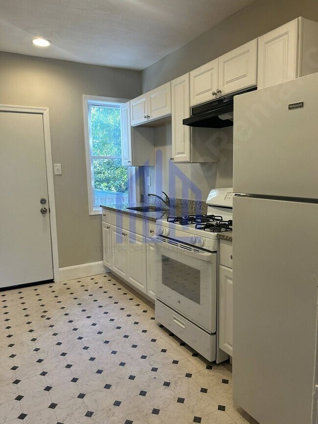 2761 Baker St Unidad 2