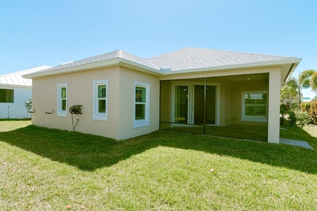 Photo - 1398 Tullagee Ave