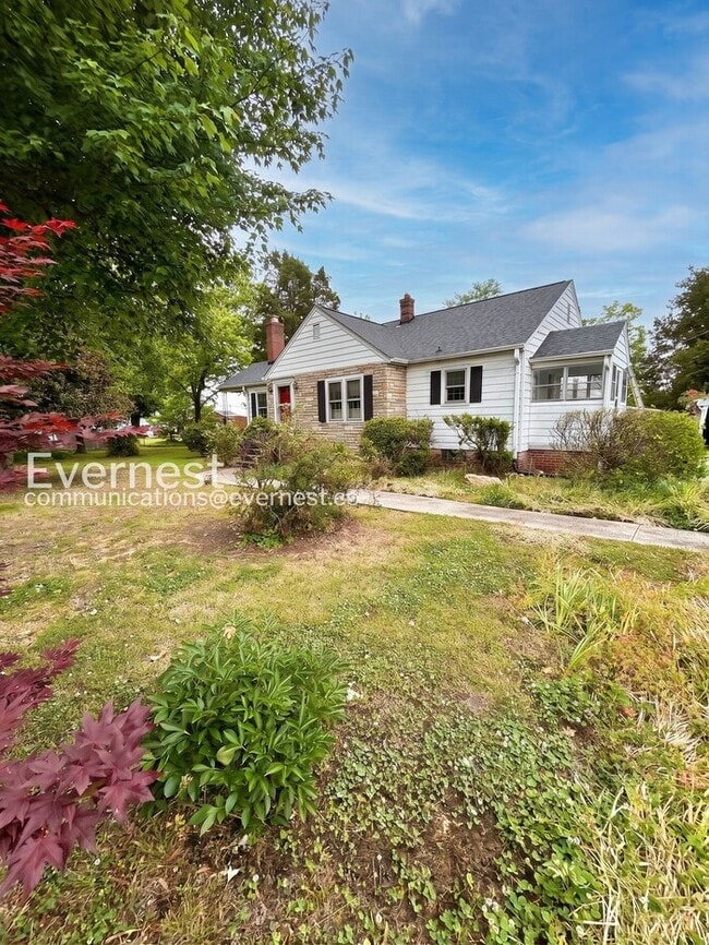 Photo - 433 Holt Ave