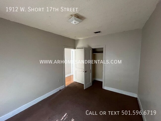 Photo - 1912 W Short 17th St