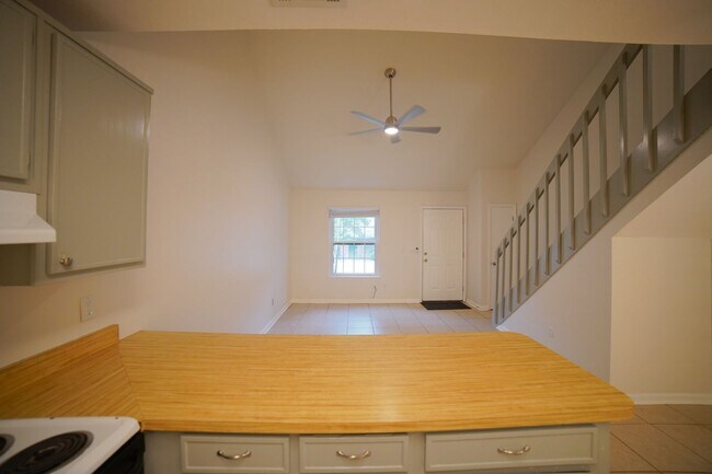 Photo - 2 Bed / 2 Bath Near FSU