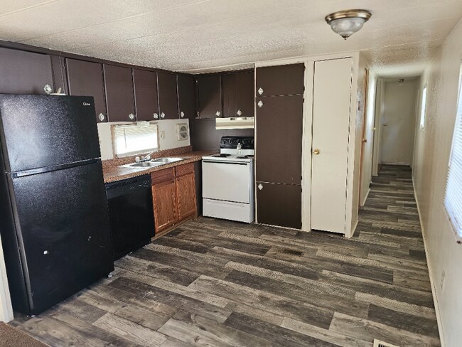 Photo - 413 Miller St