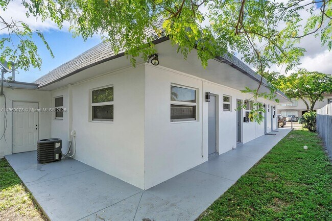 Photo - 5305 NW 18th St Unit 5305