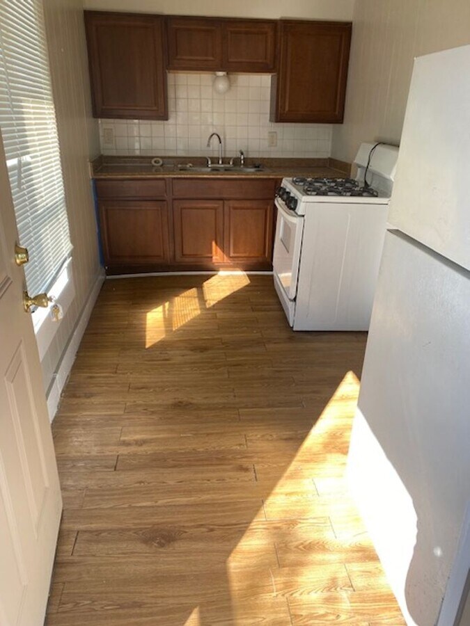 Photo - 1 bedroom upstairs garage apartment