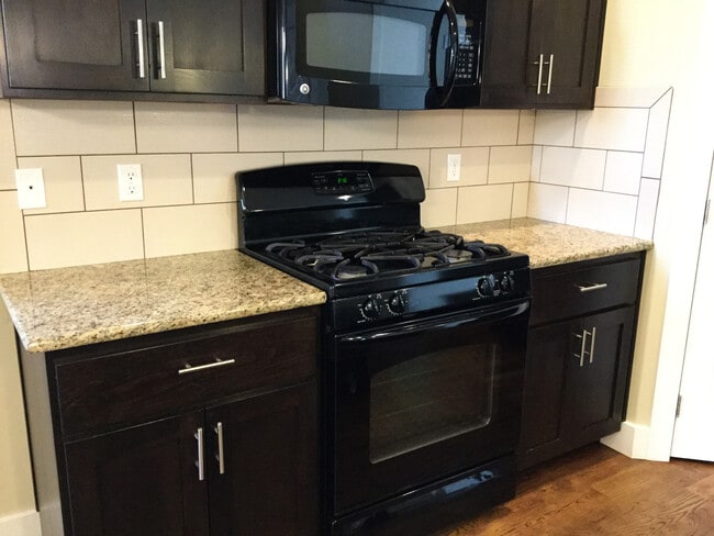 Photo - Boise, 3Bd/2.5Bth/2Car, 1743Sqft, Greenbriar Commons Subdivision