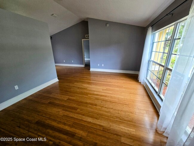 Photo - 1662 Tigard St SE