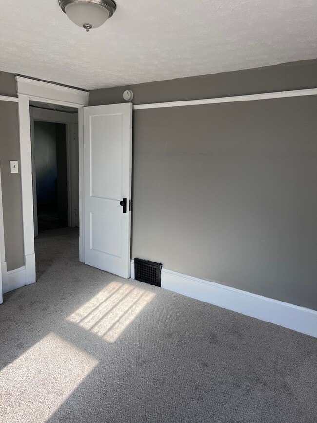 Photo - 2160 12th St SW