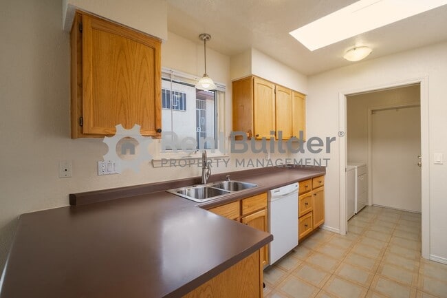 Photo - 13157 Neon Ave NE