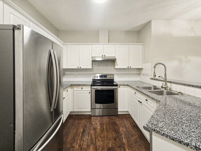 Photo - 126-114 14 Ave SW Unit 111