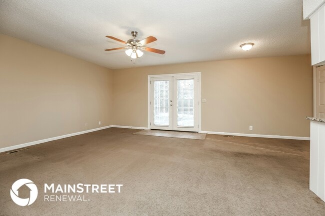 Photo - 208 New Towne Ct