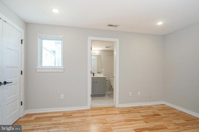 Photo - 1710 Cambridge St Unit 6