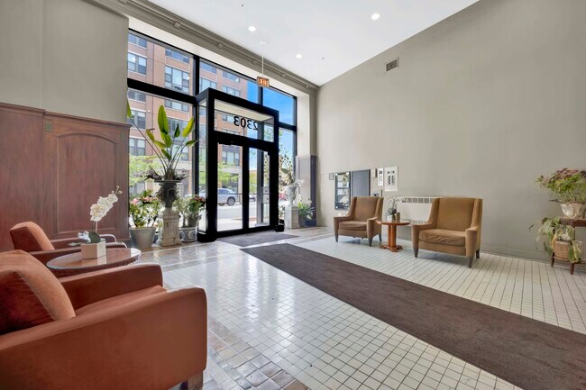 2303 S Michigan Ave Unit 507
