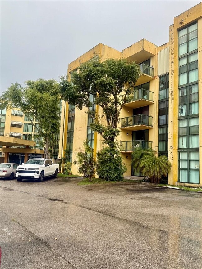 Building Photo - 11780 SW 18th St Unit 122-2 Rental