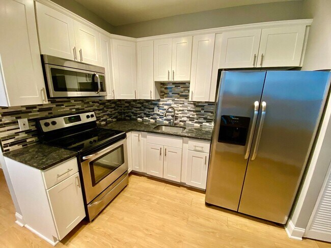 Photo - 2120 E Fayette St Unidad 2