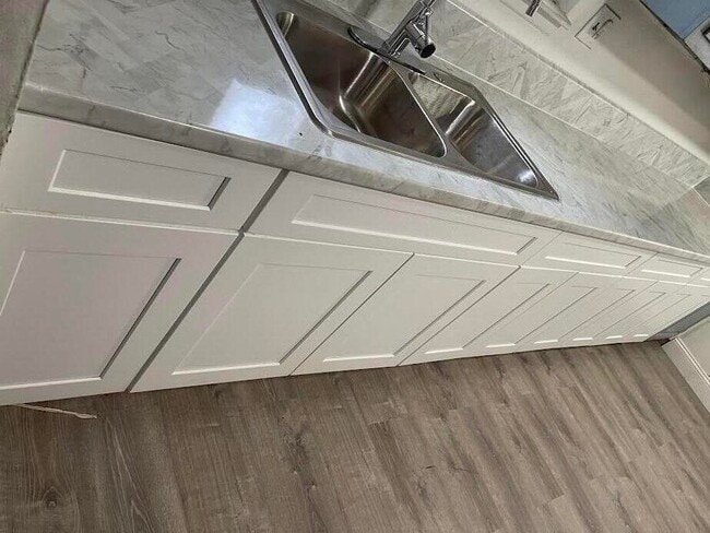 Photo - 4839 Glenis St