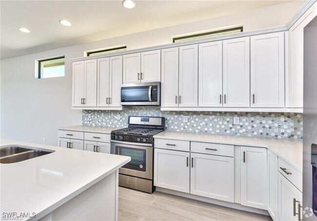 Building Photo - 15241 Cortona Wy Rental