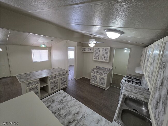 Photo - 2916 Gavilan Ln