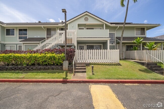 Building Photo - MOVE IN READY! 2/1.5/2 Renovated Unit, Cen... Rental