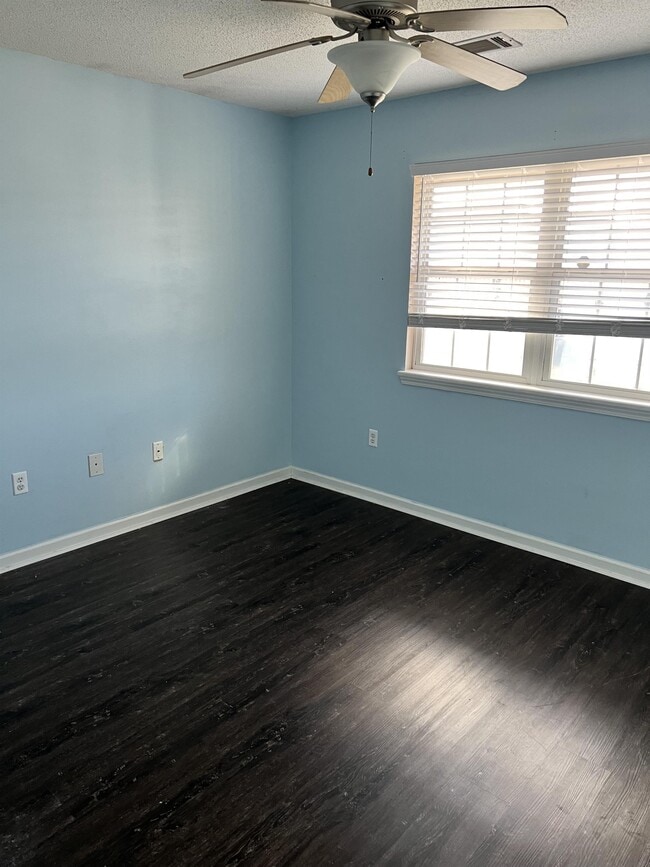 Photo - 206 Antler Trail