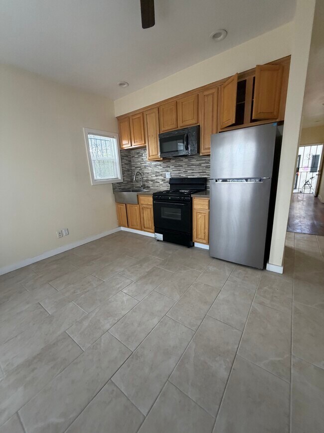 Photo - 602 W 87th St Unit 602 1-2