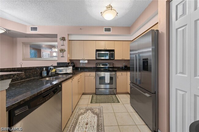 1105 Reserve Ct Unit 206