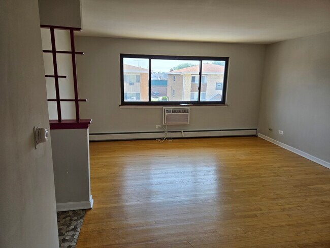 Photo - 4712 N Olcott Ave Unit 2W