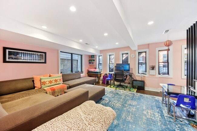 Photo - 1717 N Hudson Ave