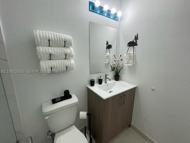 Photo - 302 NW 11th Ct