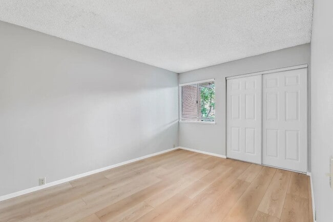 Photo - 1574 Drake Dr