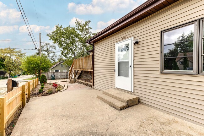 Photo - 400 Clifton Dr
