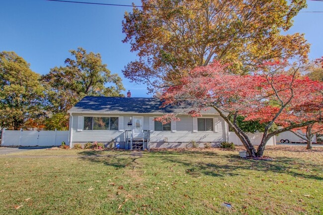 Building Photo - 200 Cynthia Dr