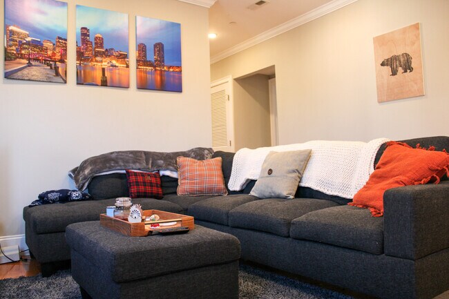 118 Holland St Unit 3R