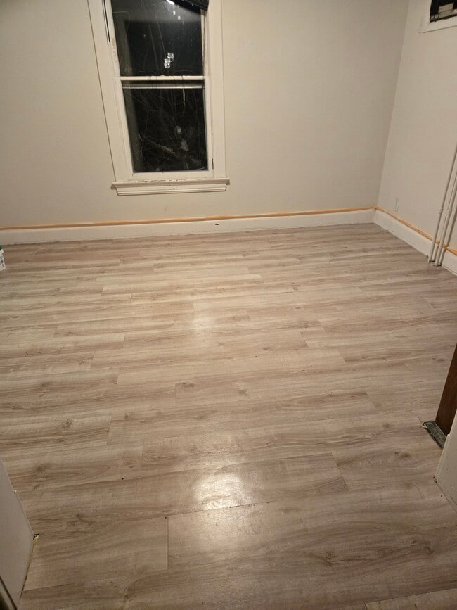 Photo - 708 E 4th St