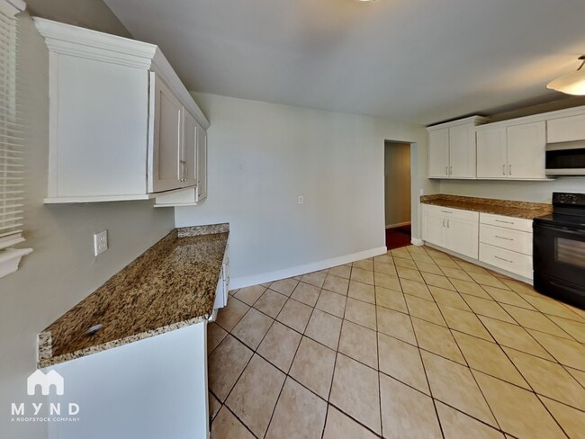 Photo - 3975 Hilltop Rd SE