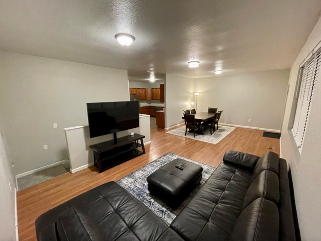 Photo - 930 S Tennyson St