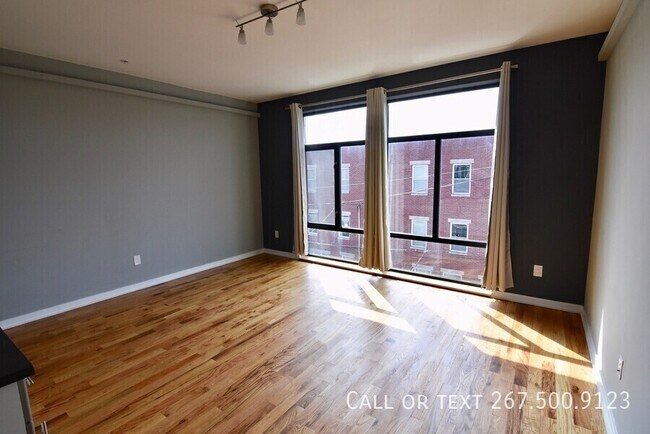 Building Photo - 533 Budd St Unit 3A