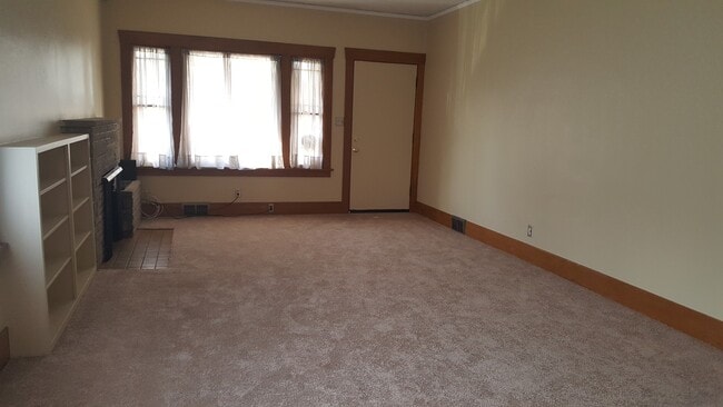 Photo - AUBURN - DOWNTOWN 2 BEDROOM CRAFTSMAN RAMBLER w/full basement