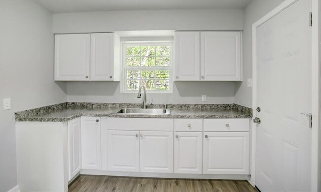 Photo - 5123 Peachtree St