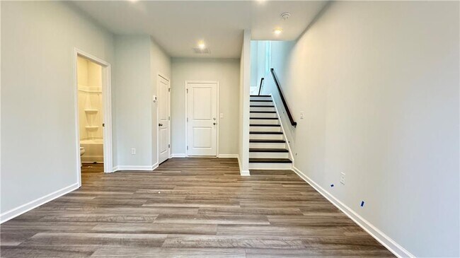 Photo - 1479 Creekside Cir NW