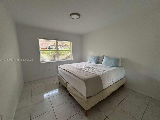 Photo - 424 NE 64th St Unidad 2